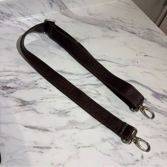 Roots Genuine Leather Village cross body purse - Picture 8 of 12